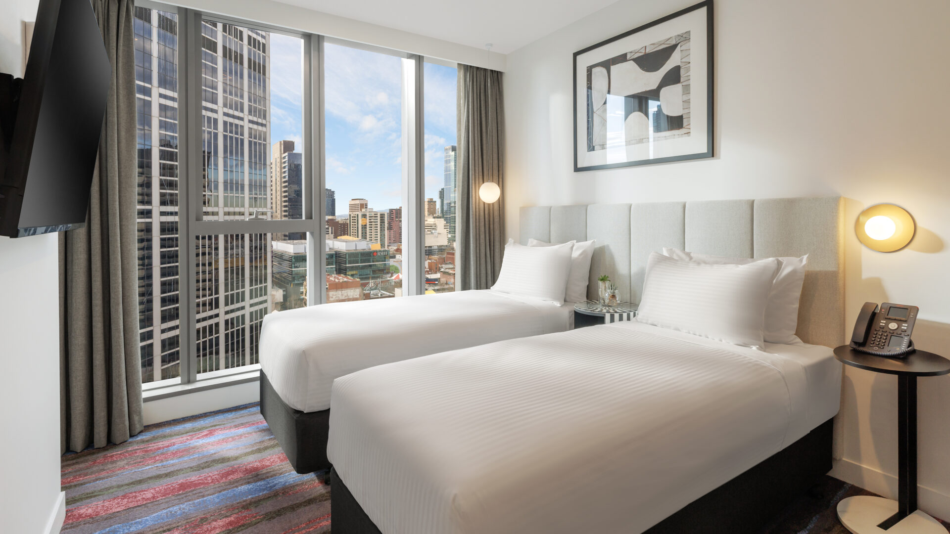Brady Twin Skyline View Room