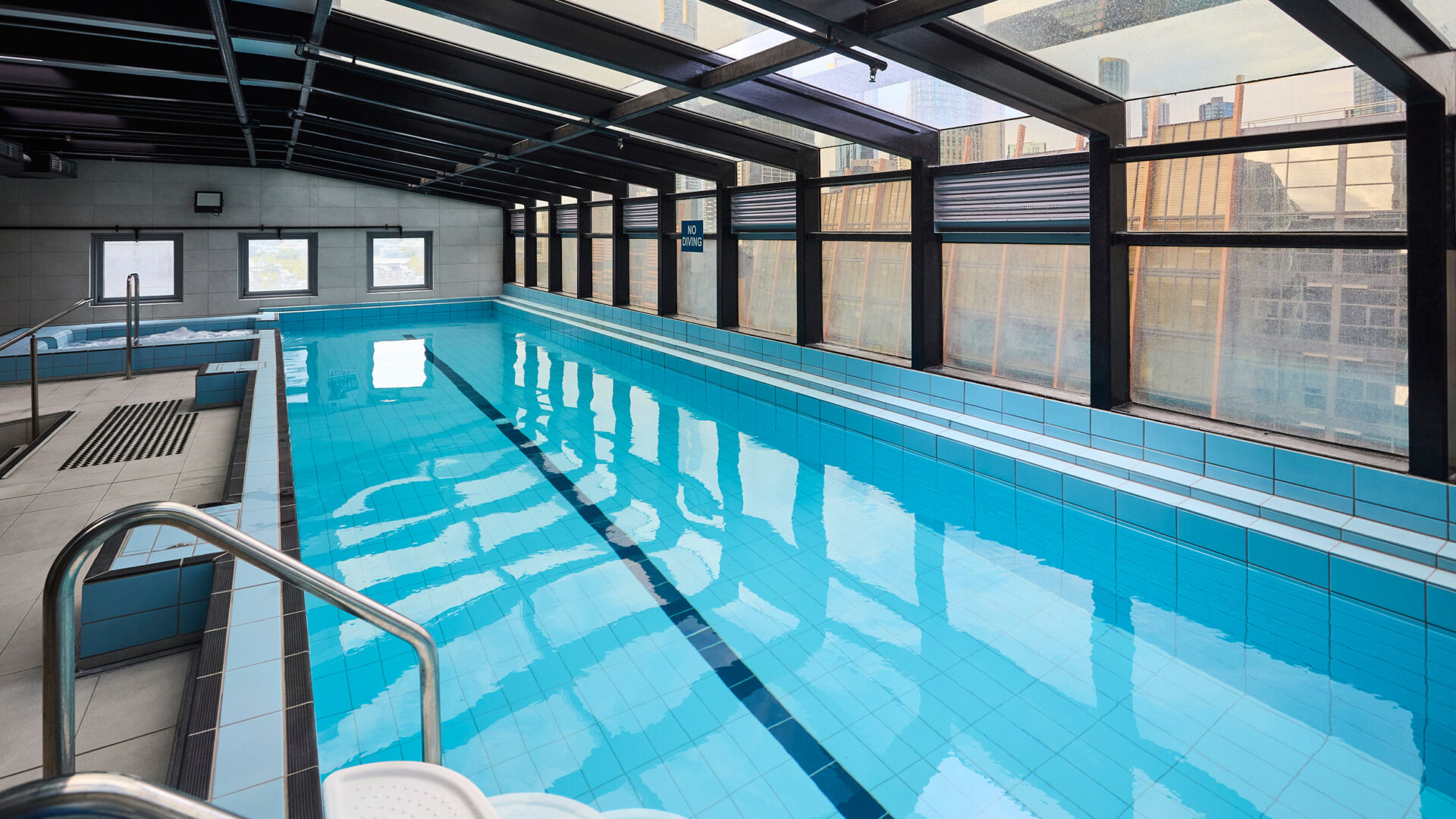 Swimming Pool - Brady Apartment Hotel Flinders Street