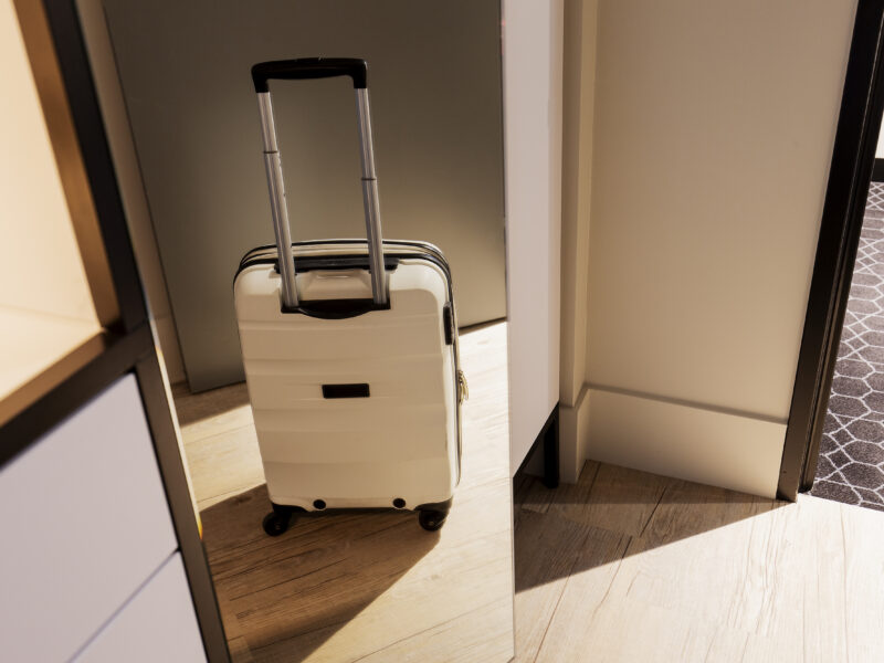 Brady Hotels Jones Lane - luggage in room
