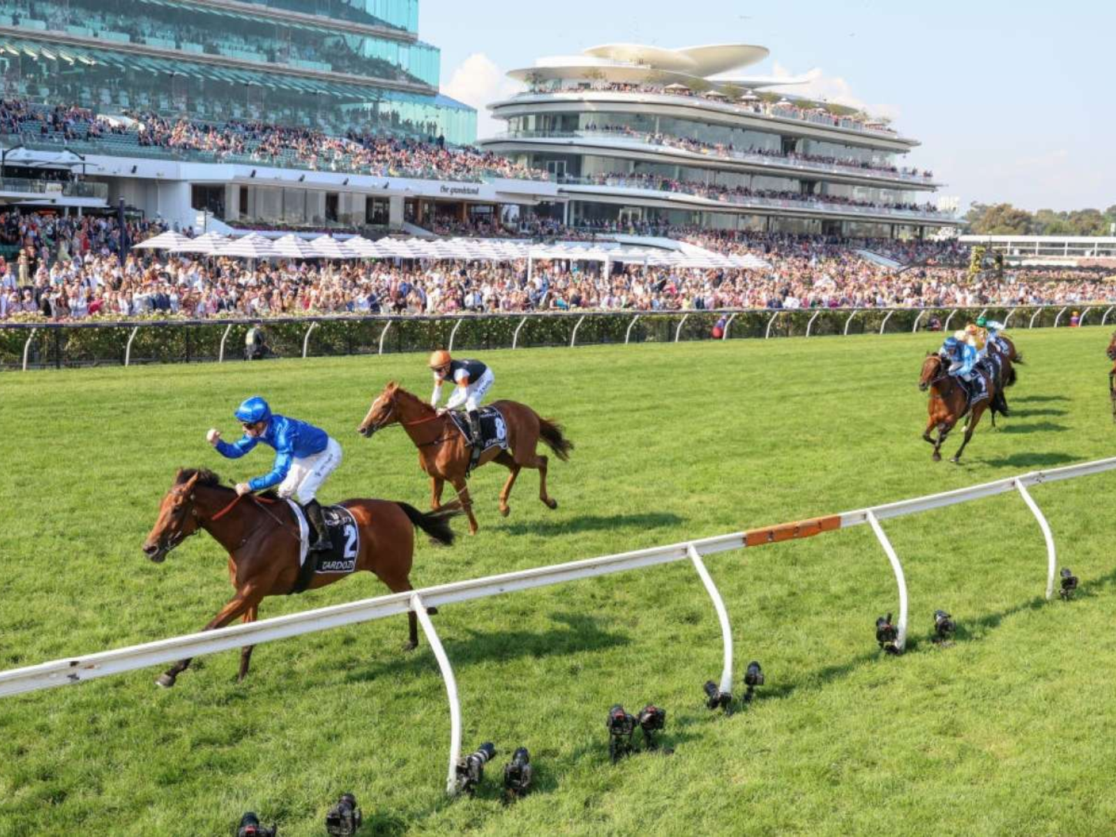 Oaks day accomodation